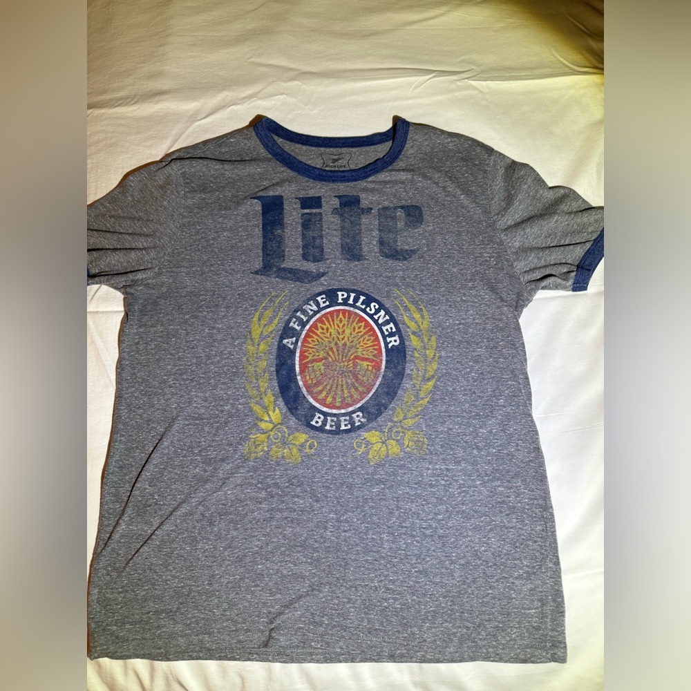 Vintage Tee - no holes, no damage